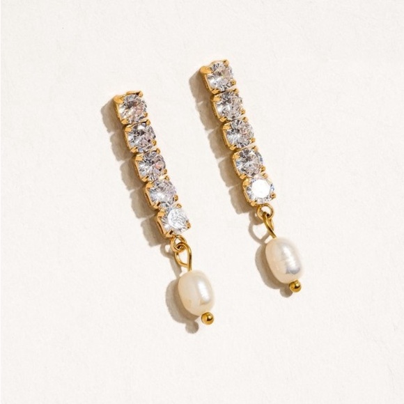 18K Gold  Pearl Drop Earrings - Picture 3 of 5